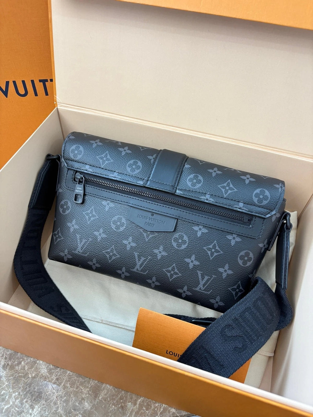 Louis Vuitton Black Canvas S-Cape Shoulder Bag For Women