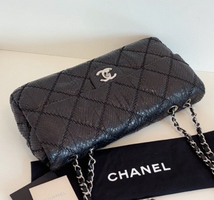 Chanel Classic Flap Chain Shoulder Bag Black Silver Used Women Fashion