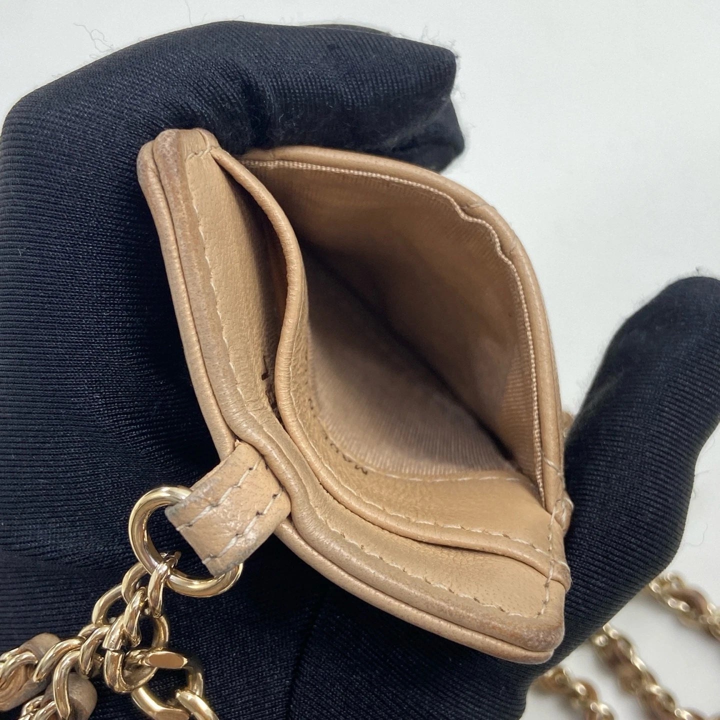 CHANEL Pre-owned Beige Lamskin Chain Card Wallet For Women