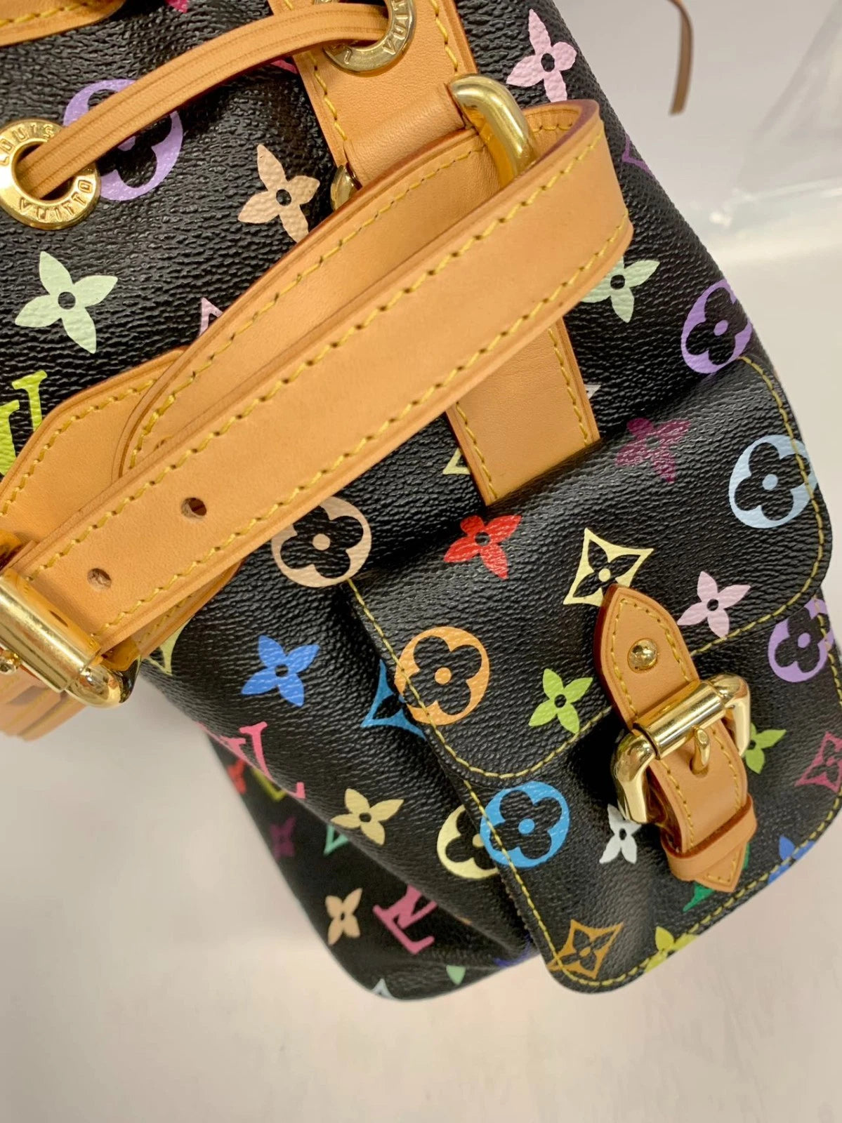 SJ0001 LV bucket multicolor black Z xp02018