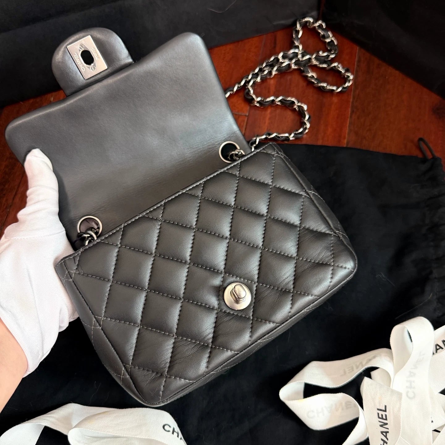 Chanel Classic Flap Lambskin Chain Crossbody Gray Silver Diamond Women Fashion