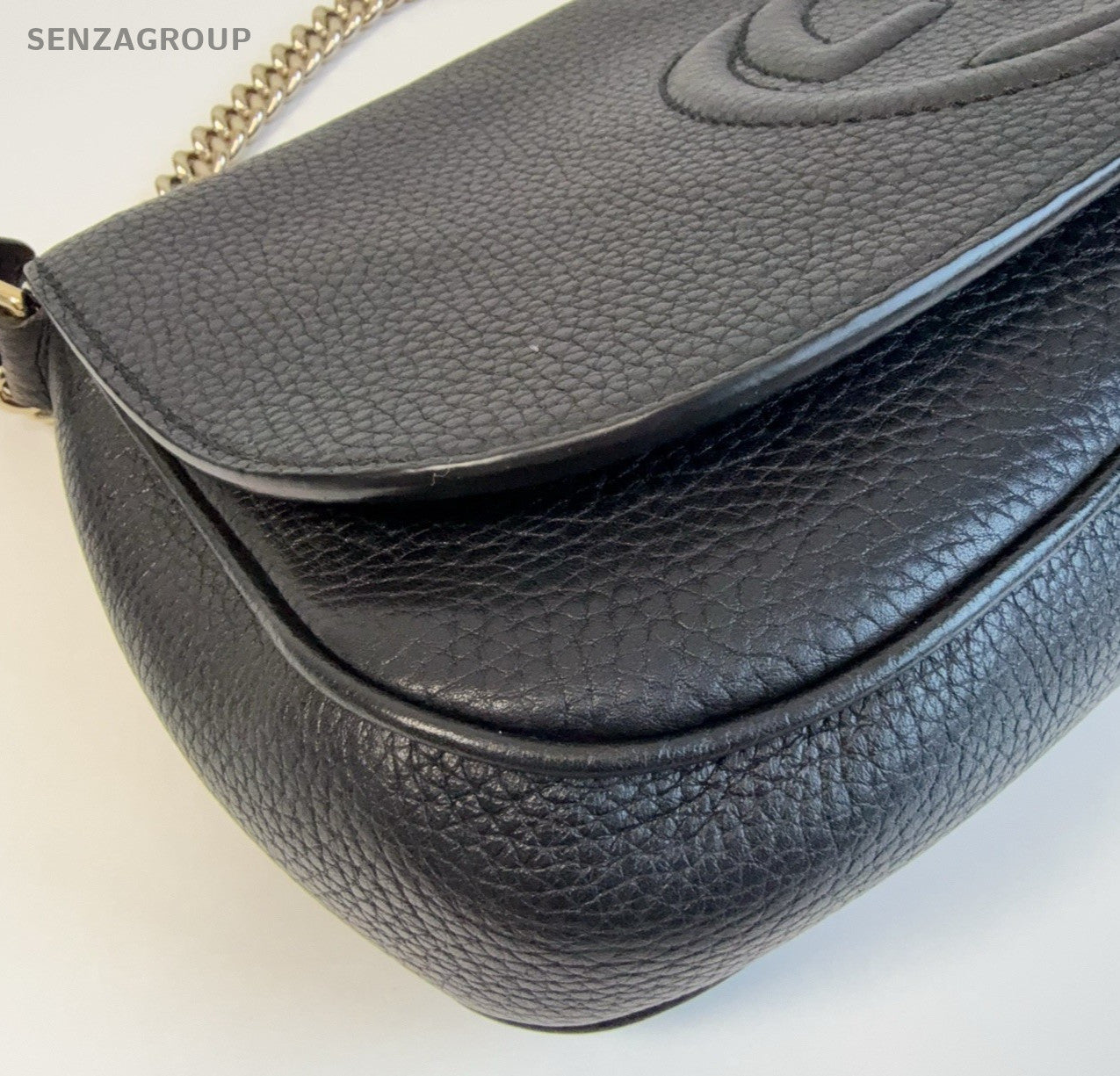 Gucci Calfskin Chain Crossbody Shoulder Bag Black Gold Women Classic