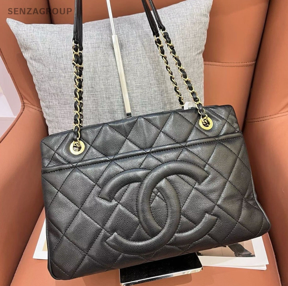Chanel Diamond Tote Chain Shoulder Bag Black Gold Women Classic CC Logo