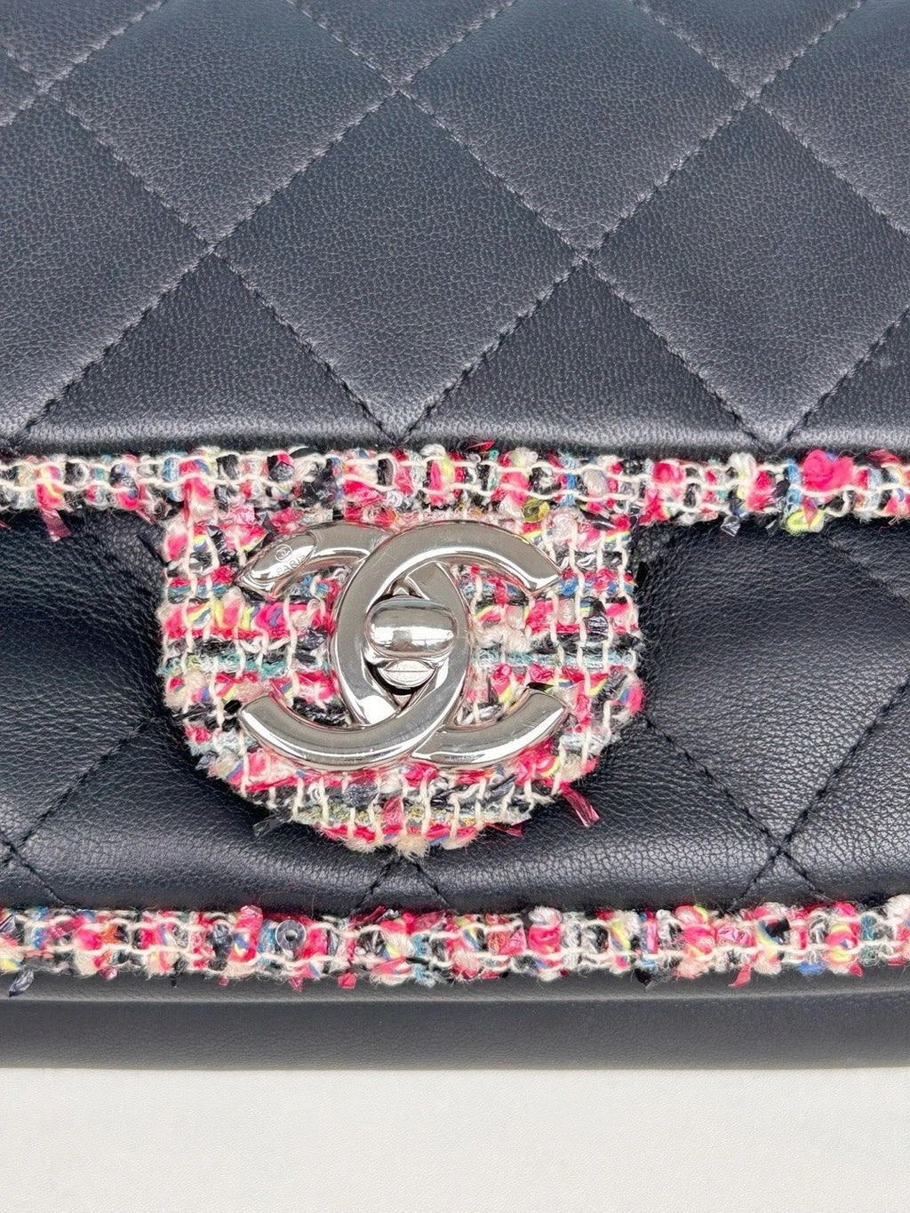 Chanel Classic Flap Crossbody Shoulder Bag Black Lambskin Women Classic
