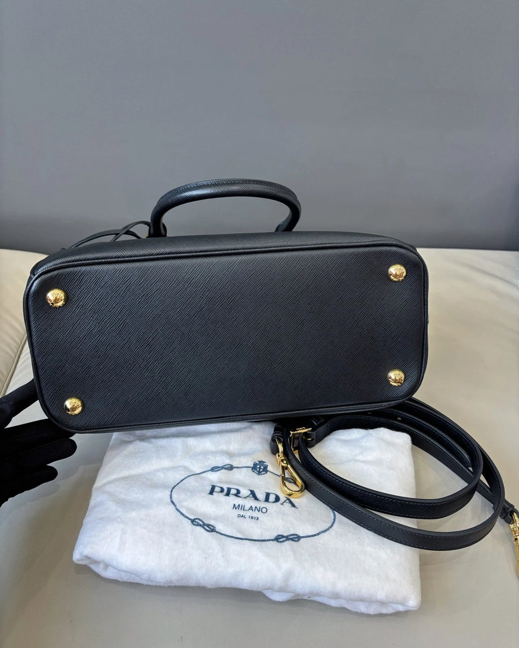 Excellent Prada Galleria Calfskin Black Handbag Crossbody Gold Hardware