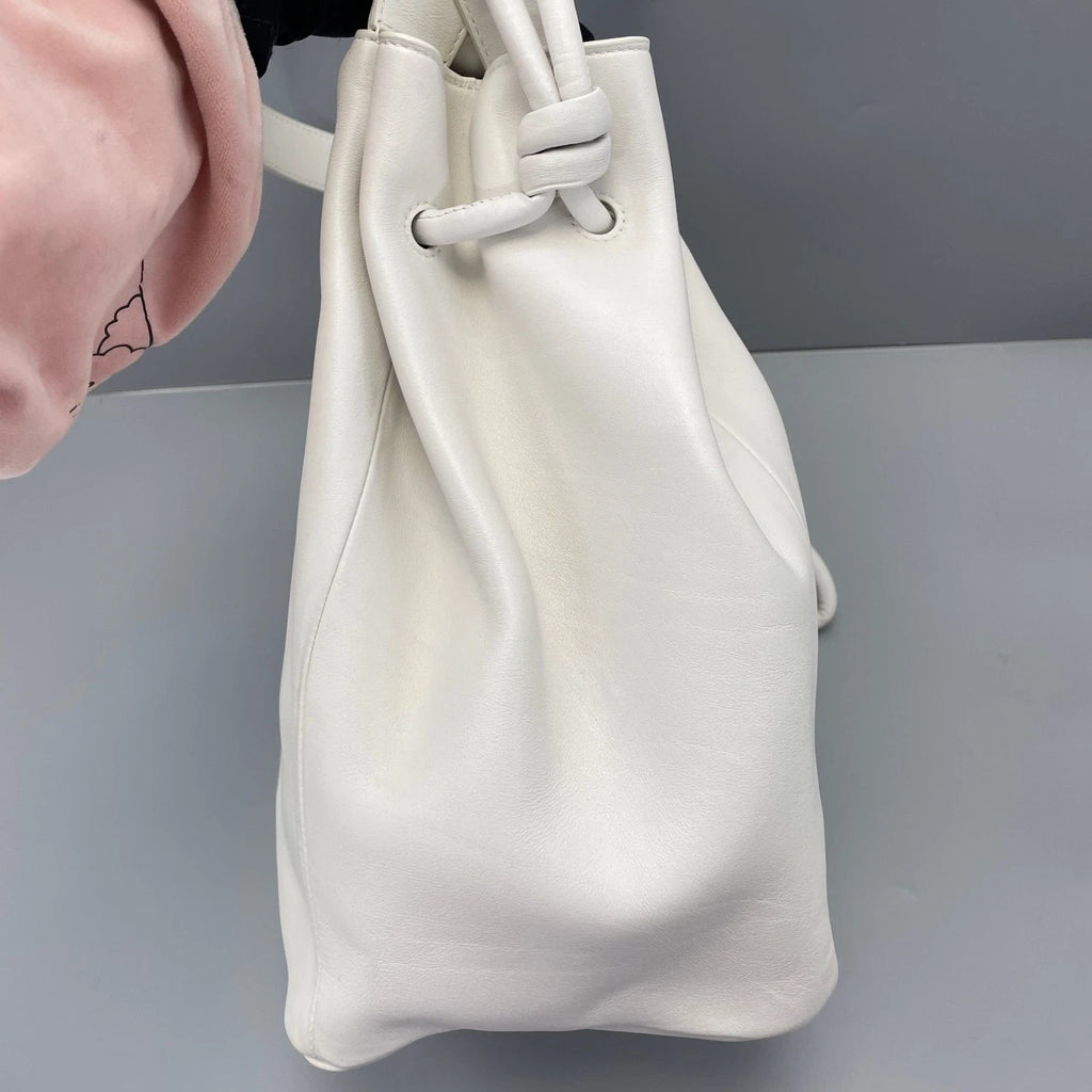 Bottega Veneta Beak Flap White Bucket Bag For Women