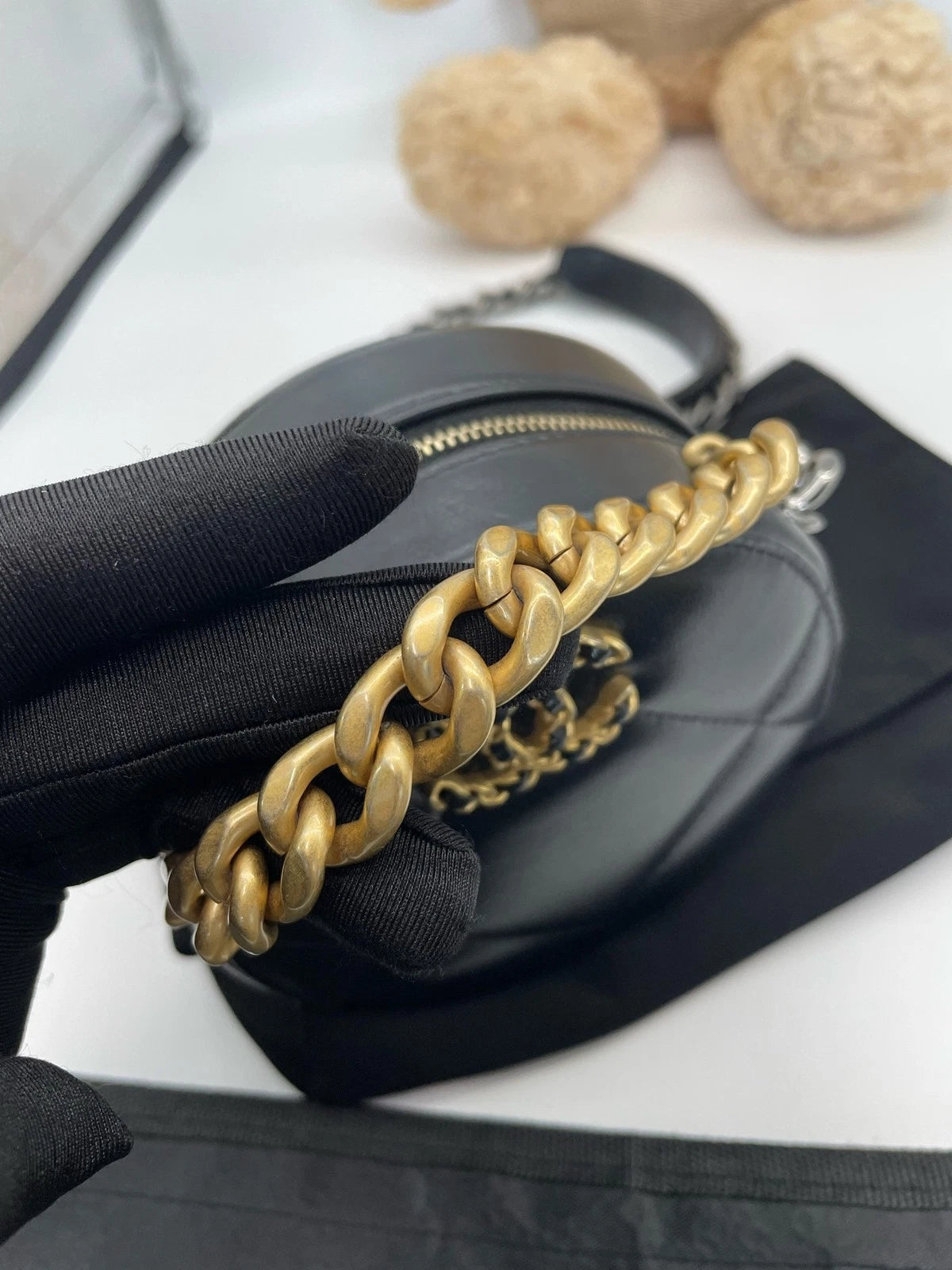 CHANEL 19 Round Bag Chain Crossbody Bag For Women