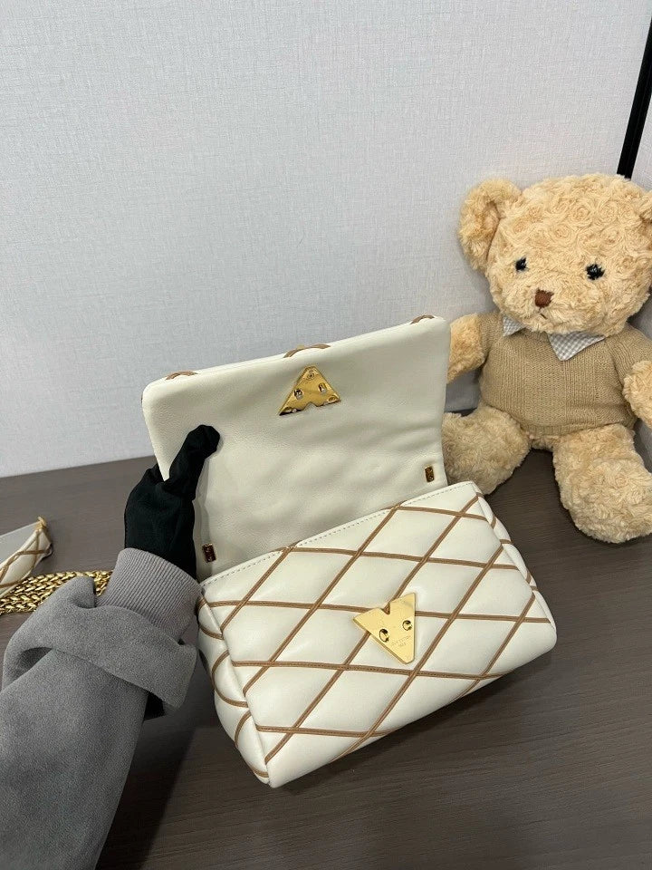 Louis Vuitton Women's Chain Shoulder Bag Lambskin White