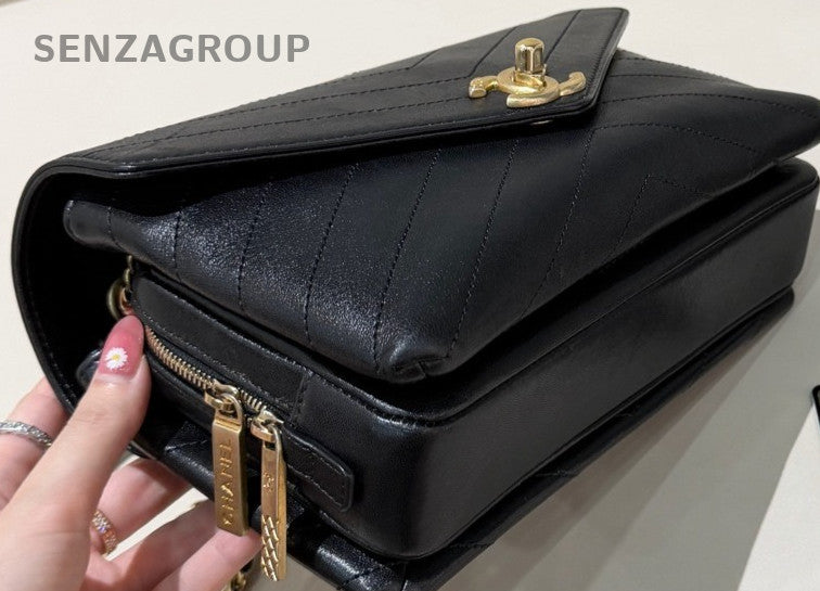 Chanel Classic Chain Shoulder Bag Crossbody Black Gold Used Women Designer