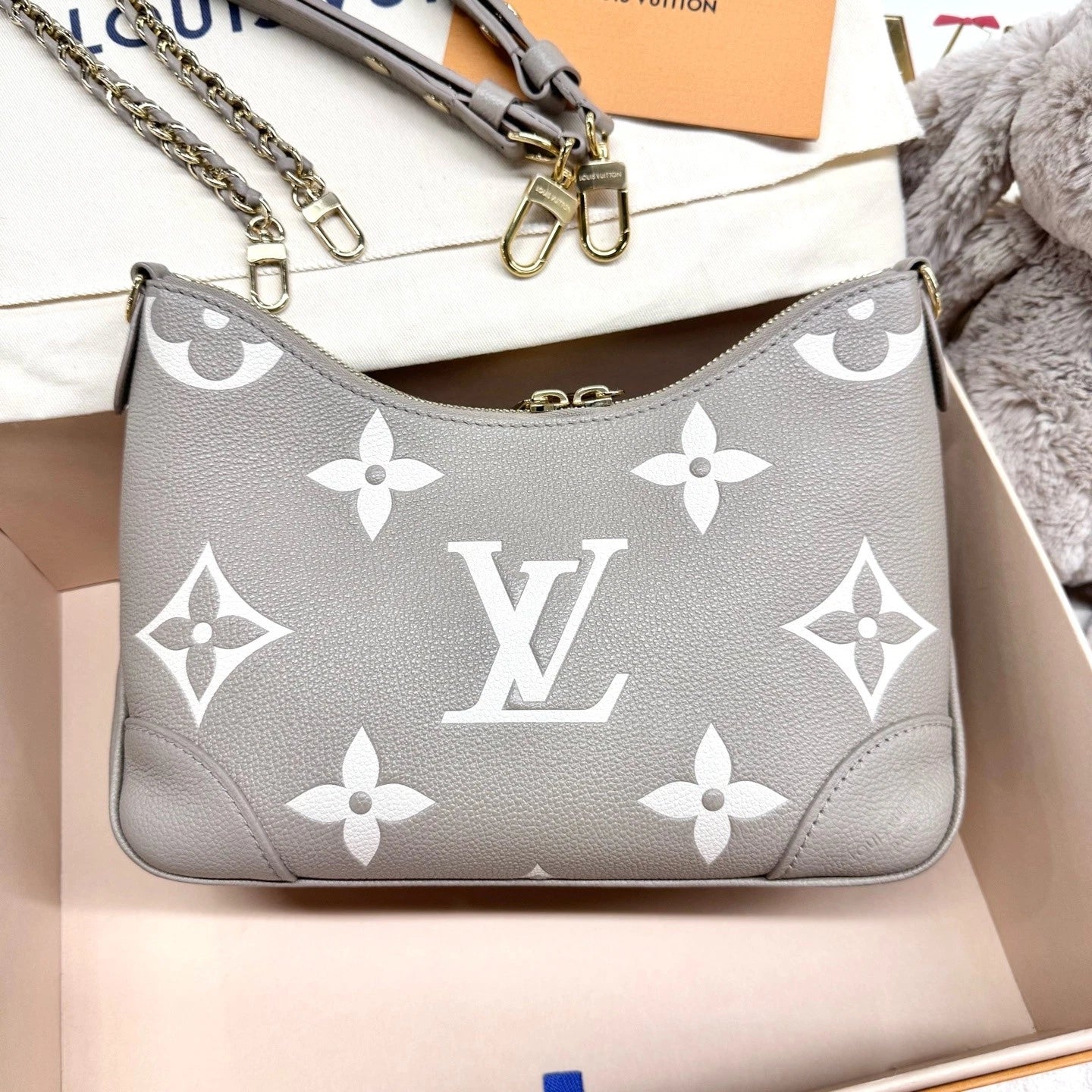 New Louis Vuitton Elephant Gray Ox Horn Leather Shoulder Bag For Women