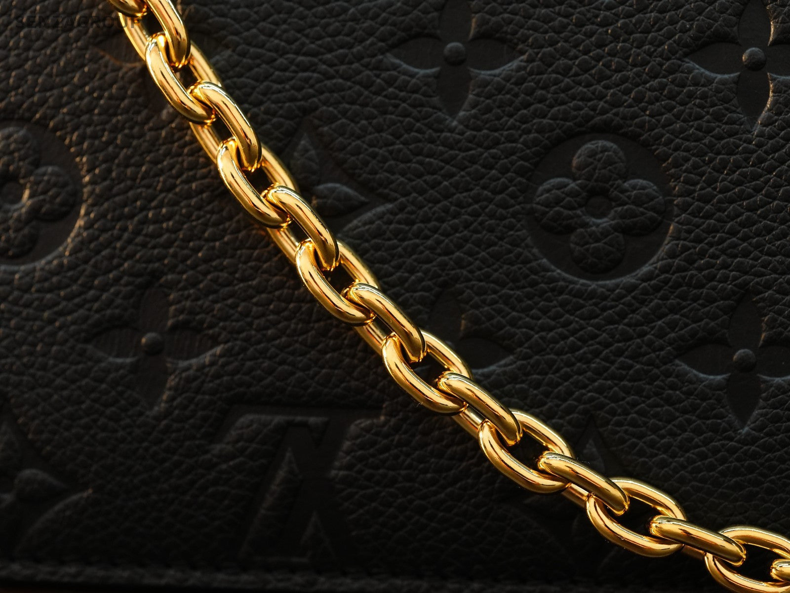 Louis Vuitton Pochette Metis Monogram Empreinte Chain bag Almost Brand NEW