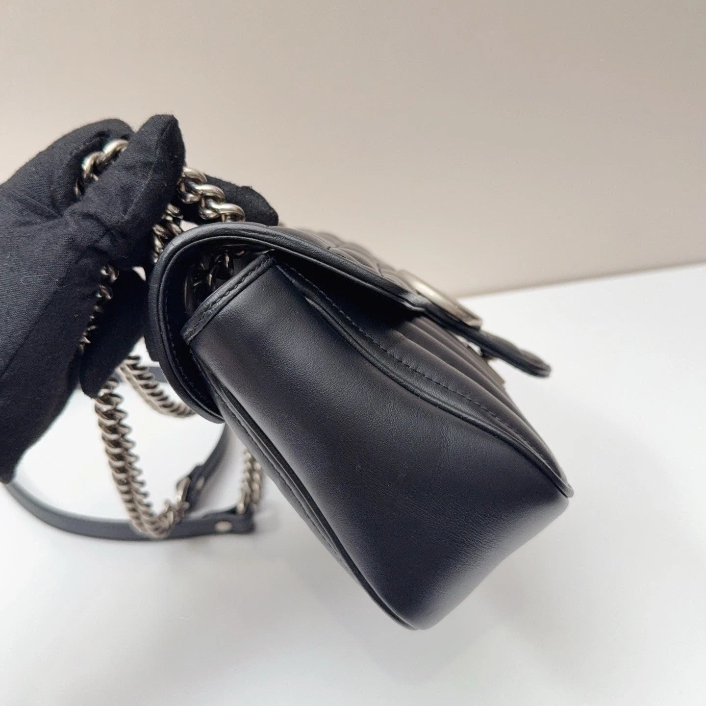 Gucci Marmont26 MM Chain Shoulder Bag Crossbody Black Silver Women