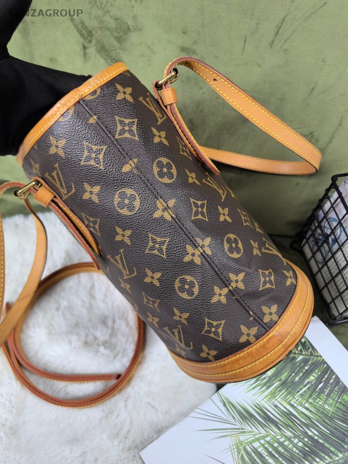 Louis Vuitton Petite Bucket PM Monogram Shoulder bag Women Vintage