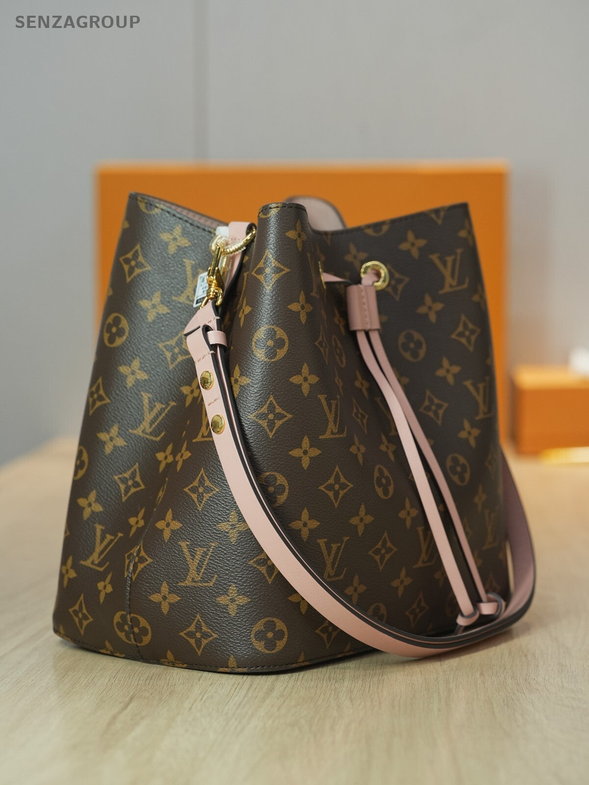 LOUIS VUITTON Monogram ROSE POUDRE CANVAS NEONOE  BUCKET BAG M44022