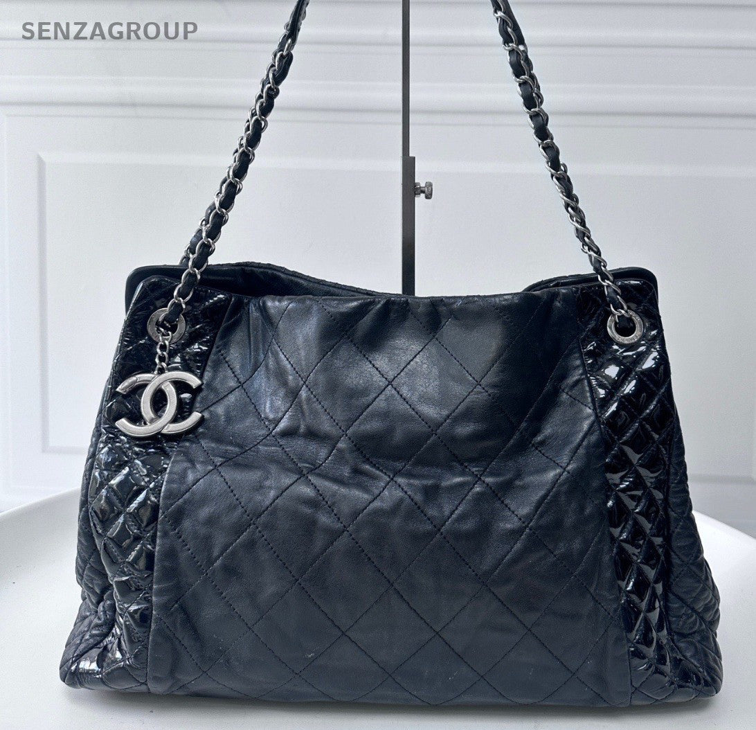 Chanel Diamond Tote Chain Shoulder Bag Black Silver Used Women Classic
