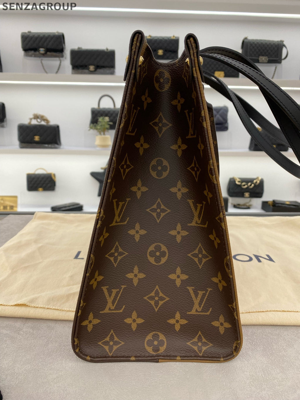Louis Vuitton OnTheGo MM Monogram Tote Bag - Classic Women's Handbag