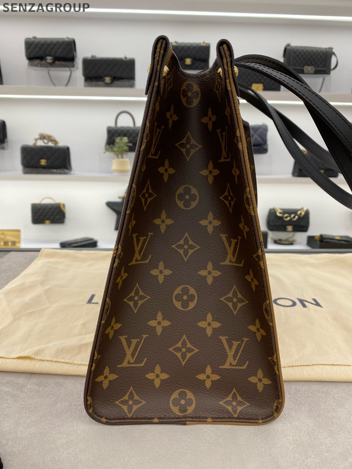 Louis Vuitton OnTheGo MM Monogram Tote Bag - Classic Women's Handbag
