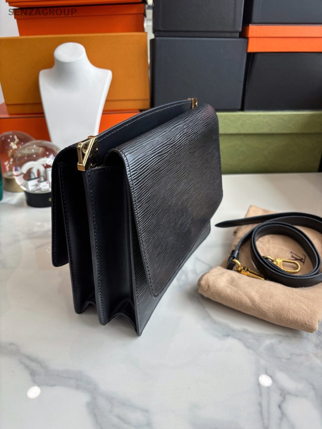 Louis Vuitton Water ripples All Black Shoulder bag Black Gold