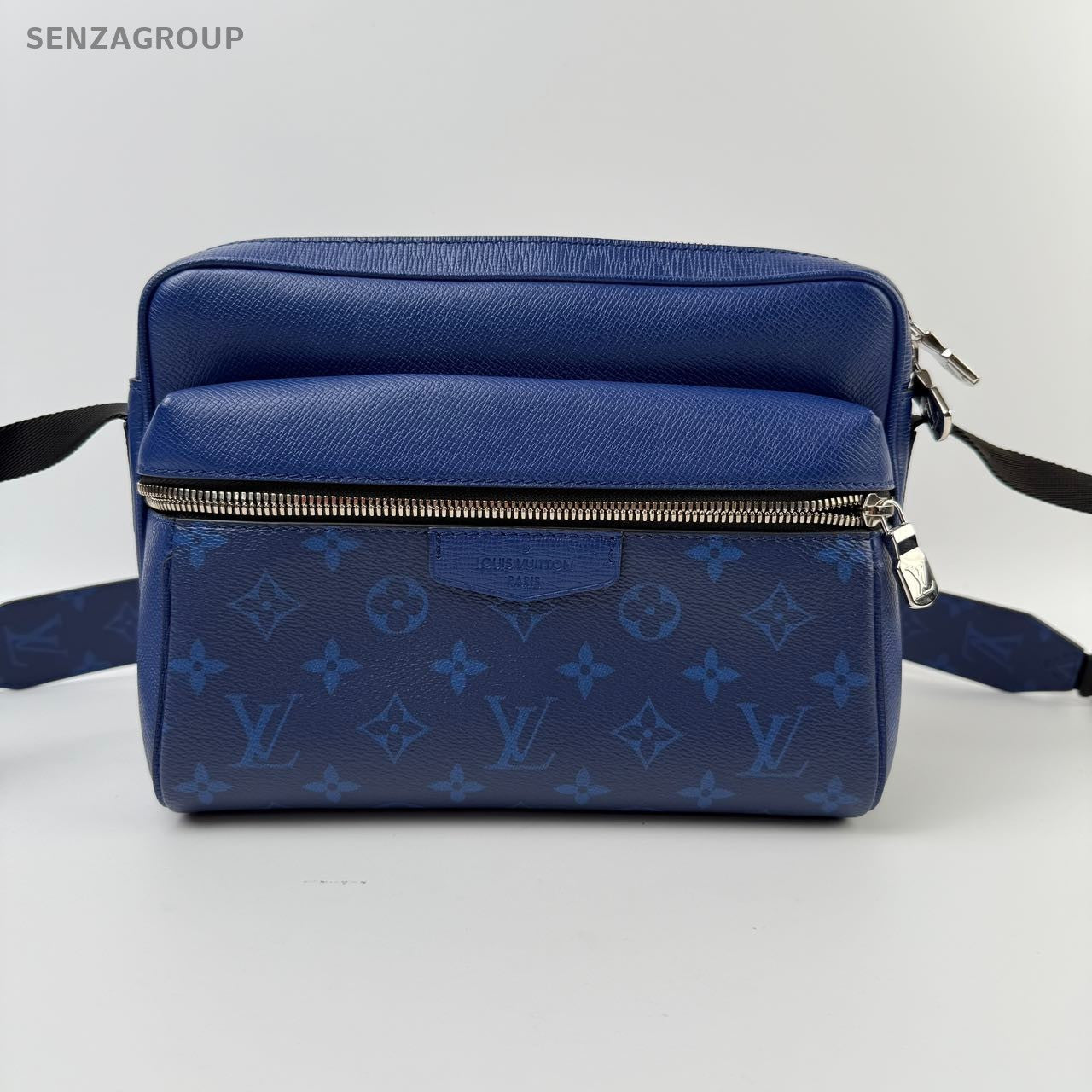 SJ0001 Louis Vuitton Outdoor Messenger Bag crossbody camera bag
