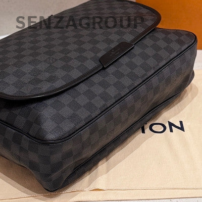 Louis Vuitton Damier Graphite Men's Laptop Crossbody Bag Black Classic