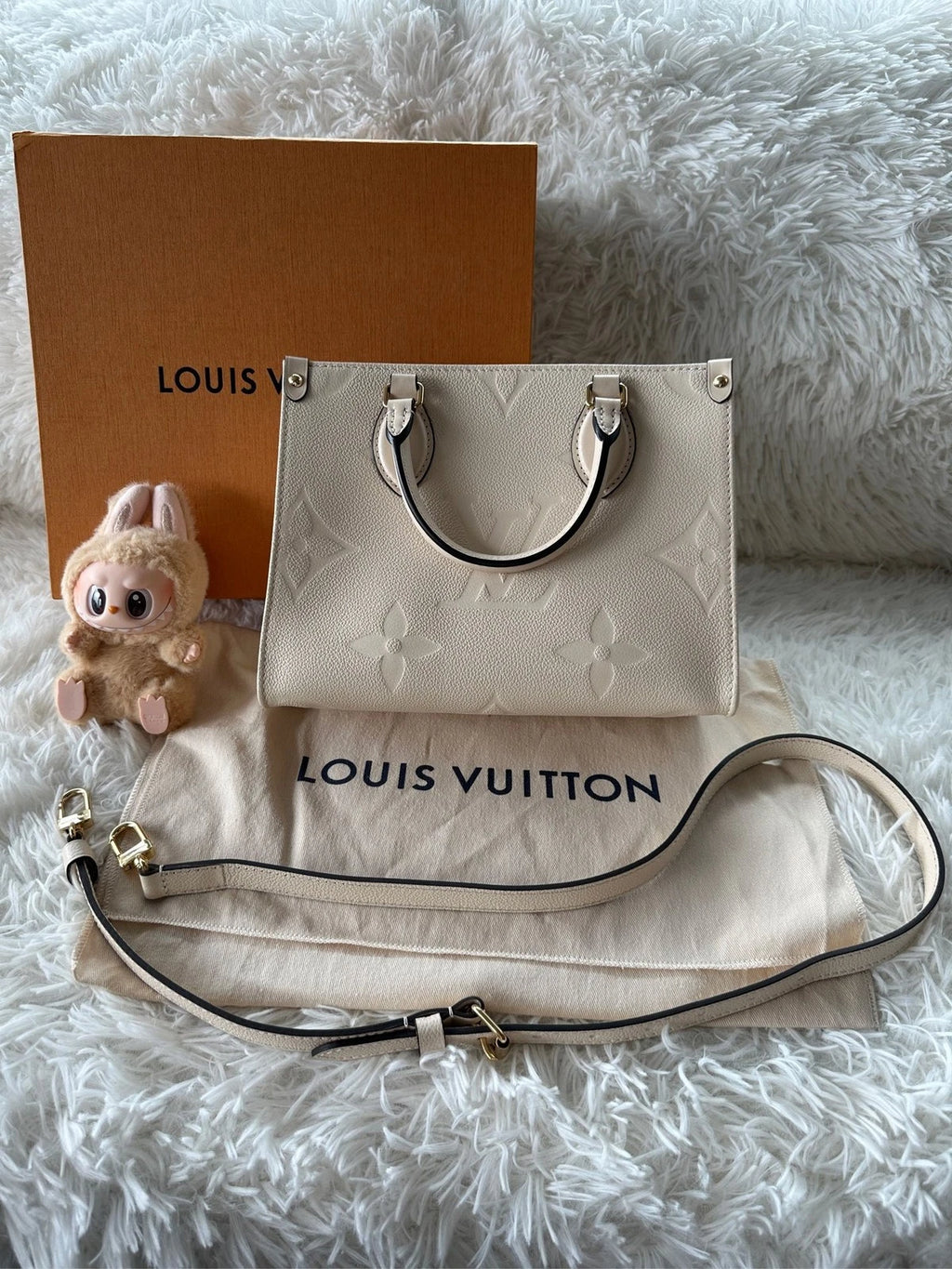 Louis Vuitton OnTheGo PM Leather Tote Bag Excellent
