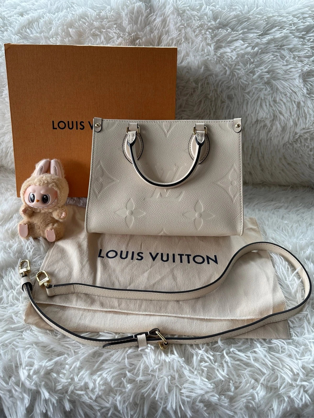 Louis Vuitton OnTheGo PM Leather Tote Bag Excellent