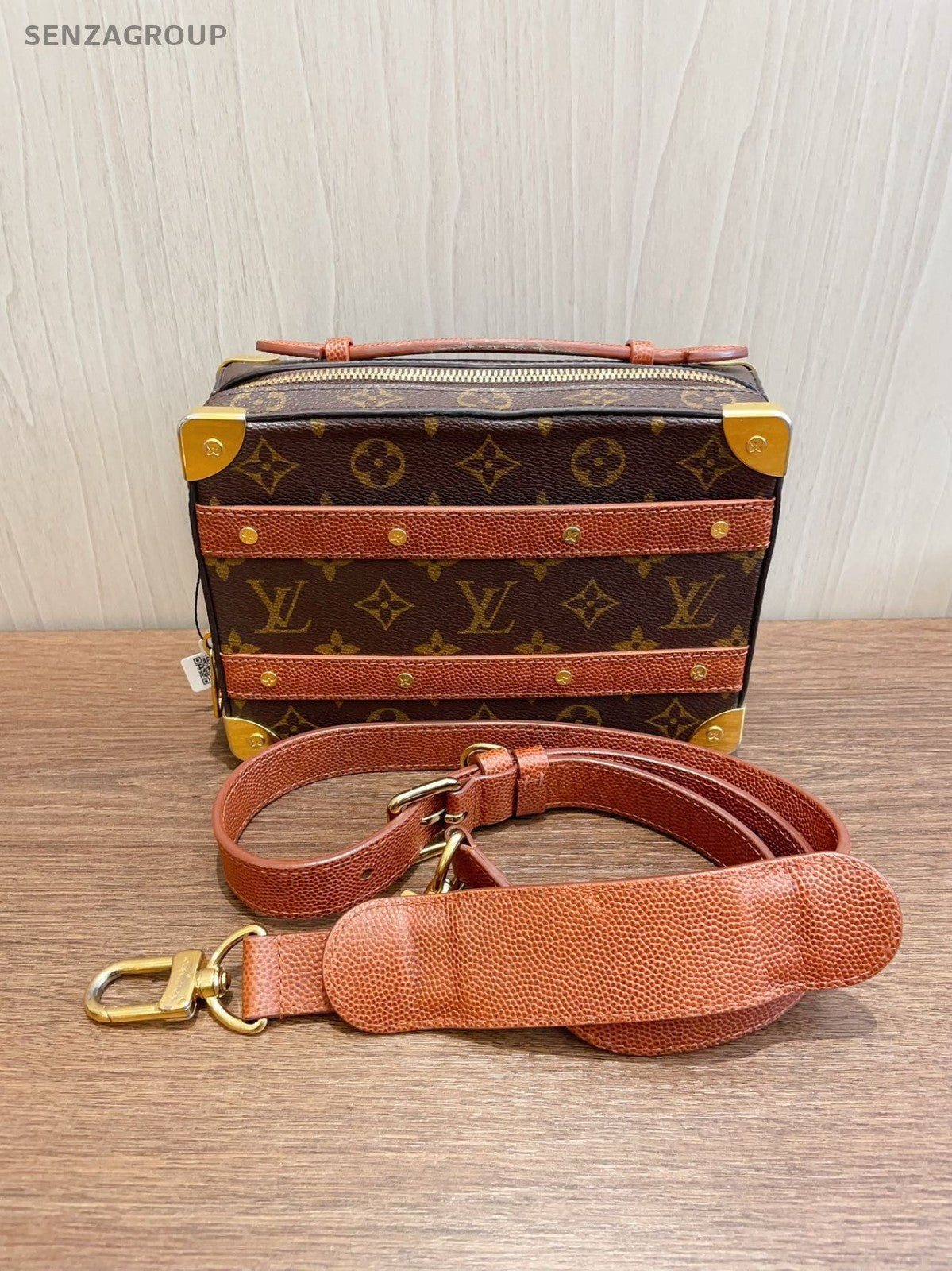 sj0001 Louis Vuitton canvas lv x NBA  Handle Trunk
