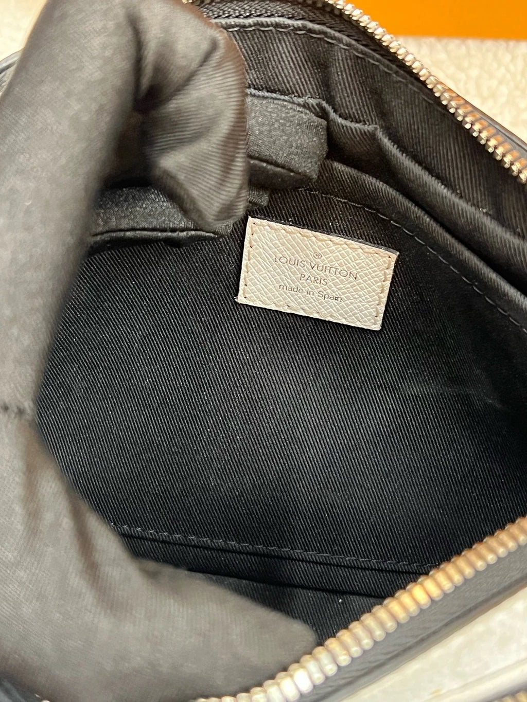 Louis Vuitton Women's Canvas Leather Messenger Crossbody Shoulder Bag