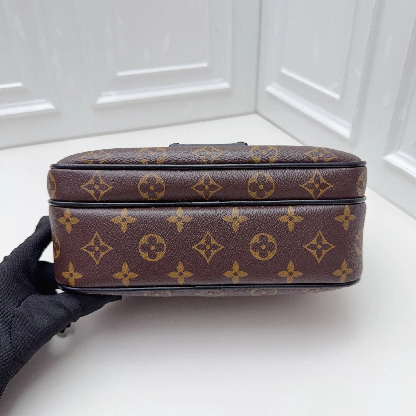 Louis Vuitton Messenger Bag Monogram Top Handle Crossbody Bag Brown Women