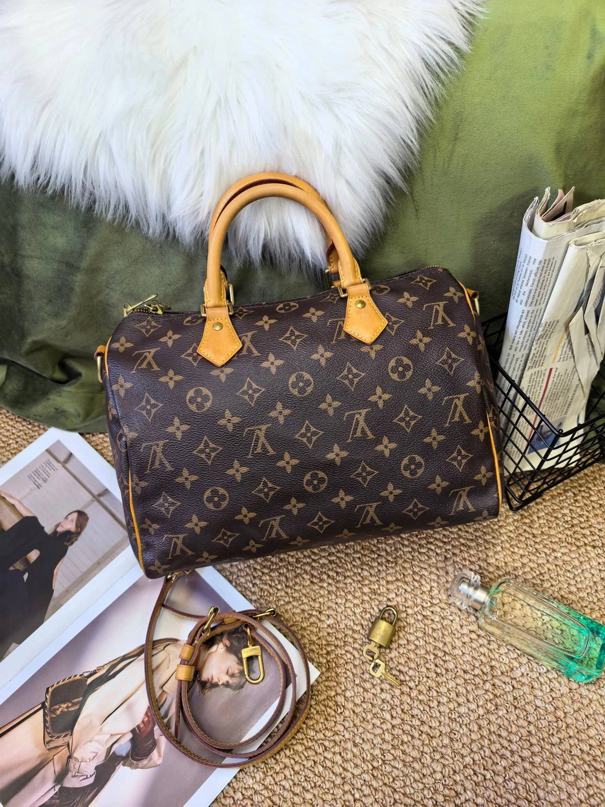 Louis Vuitton Speedy 30 Tote Monogram Top Handle Crossbody Bag Unisex