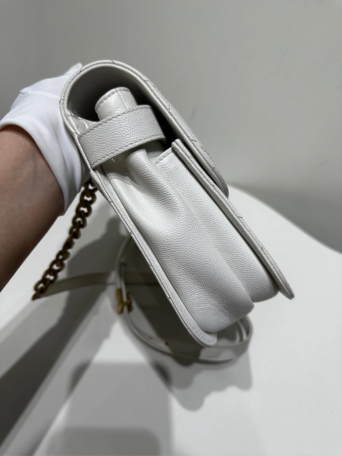 CHANEL Women White Leather Gold Hardware Messenger Bag