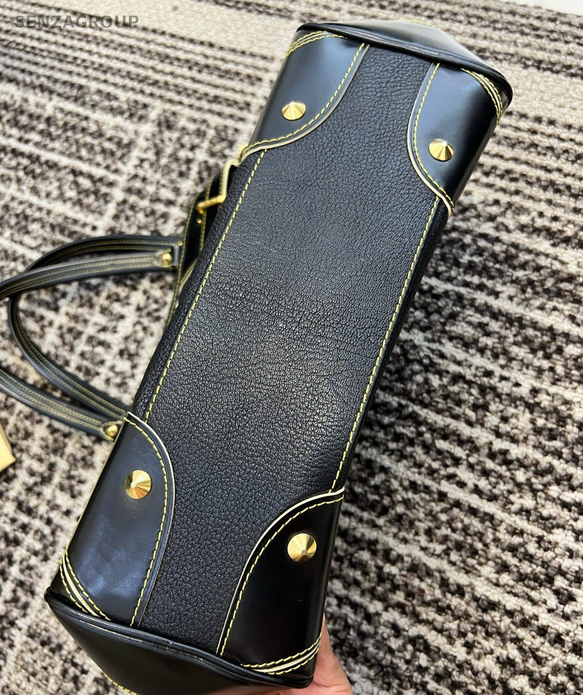 Louis Vuitton Suhali Lambskin Shoulder Bag Black Gold Women Classic