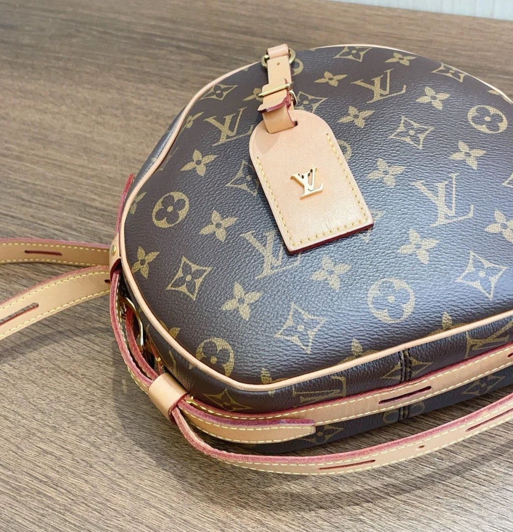 Louis Vuitton Boite Chapeau Souple Monogram GM Shoulder Bag Crossbody Bag Women