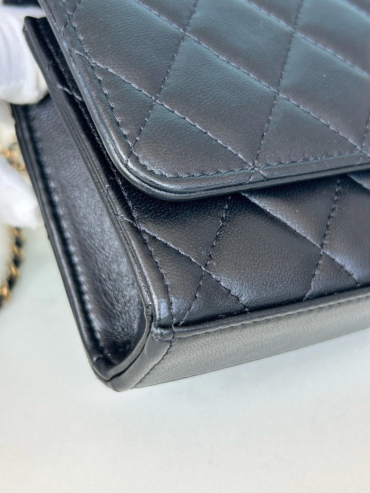 Chanel Lambskin Chain Shoulder Crossbody Diamond Black Gold Women Classic