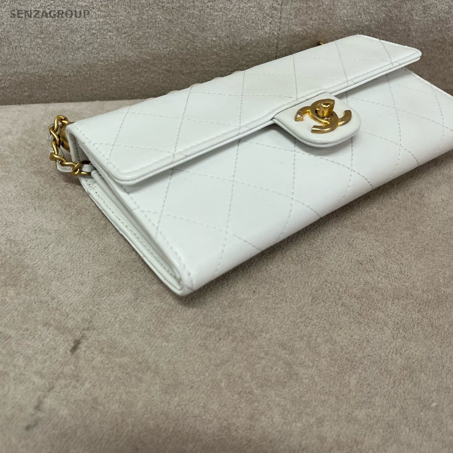 CHANEL Woc Pearl Limited Edition Chain Shoulder bag Crossbody White Gold Women