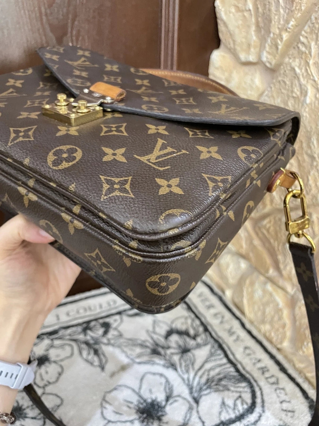 Louis Vuitton Metis Monogram Shoulder Handbag For Women