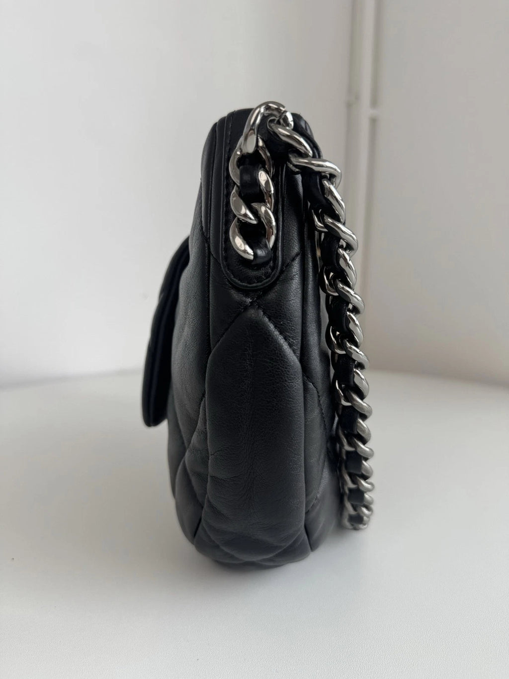 Chanel 19Bag Hobo Black Chain Handbag Shoulder Bag Gold Hardware Diamond