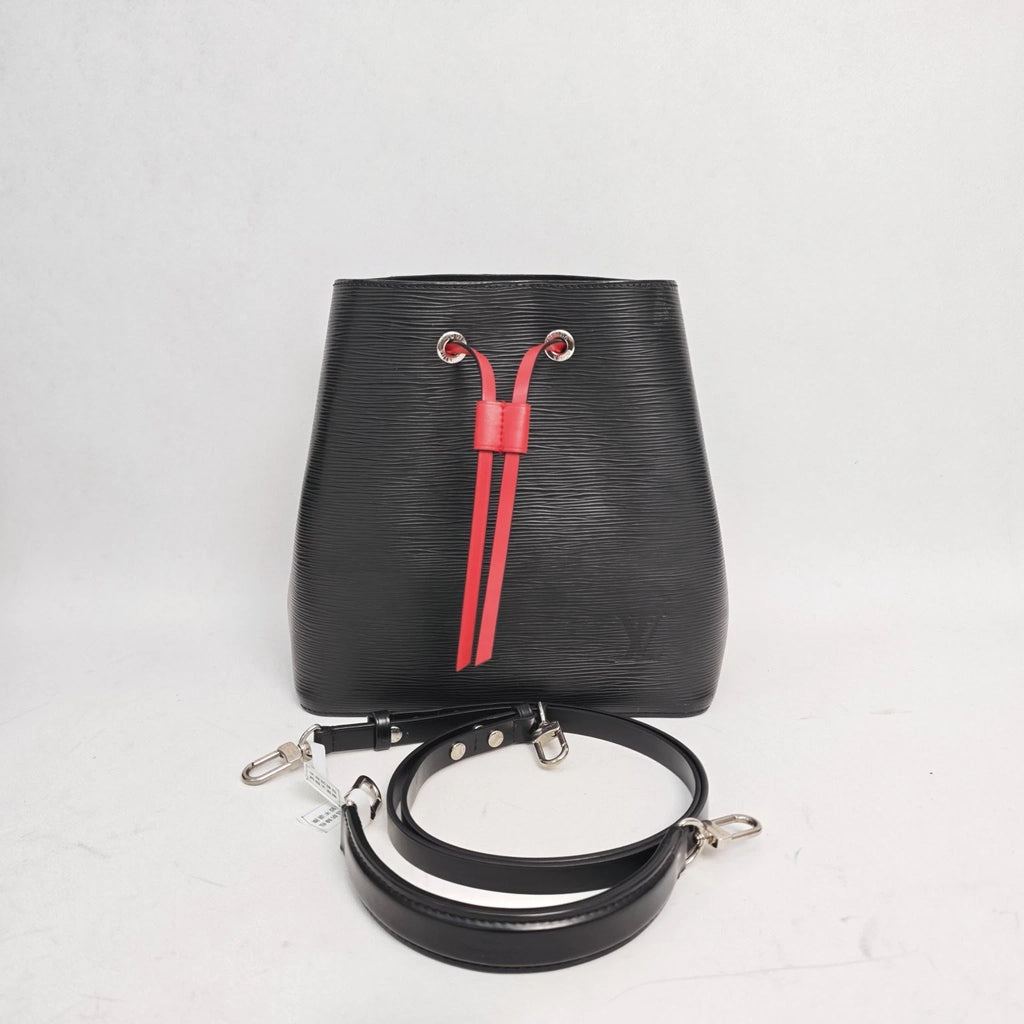 Louis Vuitton NeoNoe Epi Black Shoulder Bag Excellent