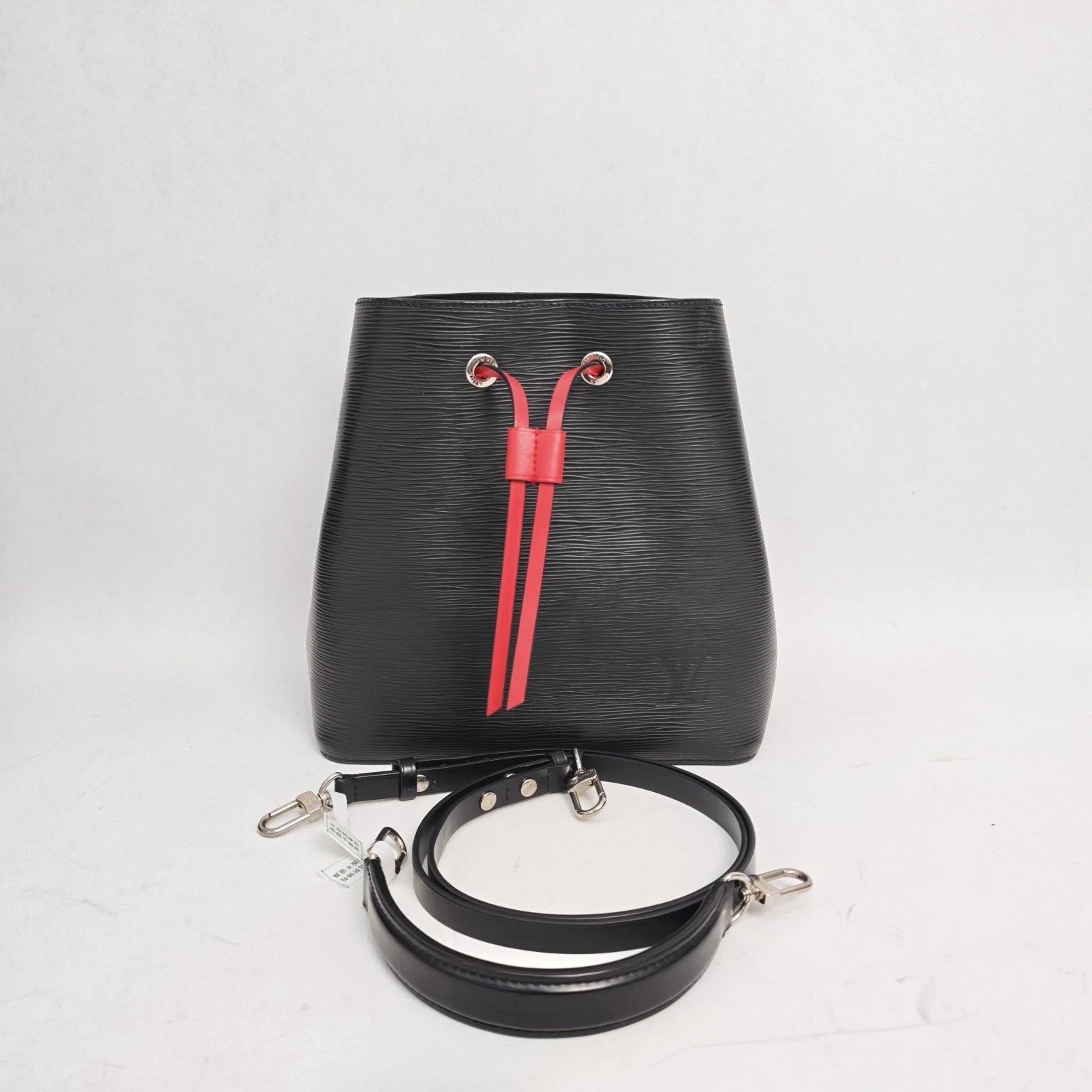 Louis Vuitton NeoNoe Epi Black Shoulder Bag Excellent
