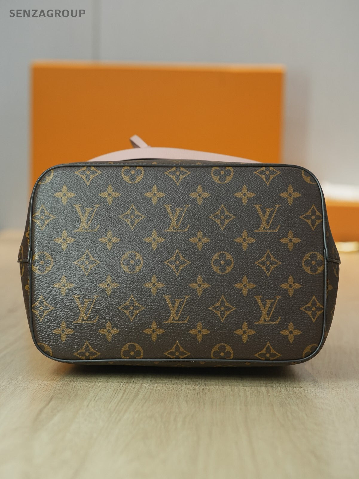LOUIS VUITTON Monogram ROSE POUDRE CANVAS NEONOE  BUCKET BAG M44022