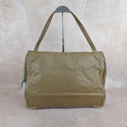 Bottega Veneta Woven Green Leather Shoulder Handbag For Women Pre-owned