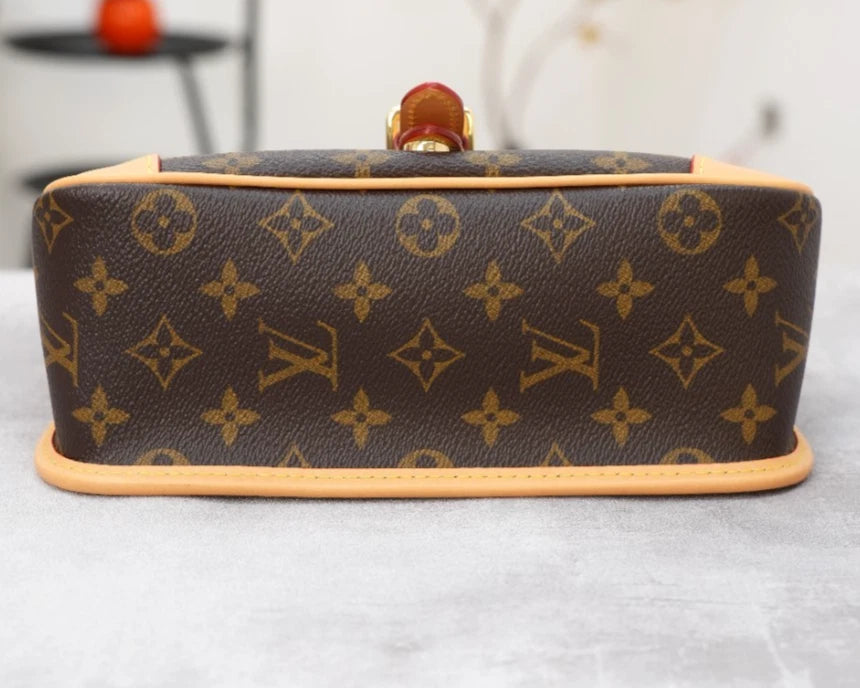 Louis Vuitton Diane Monogram Shoulder Bag Crossbody Excellent