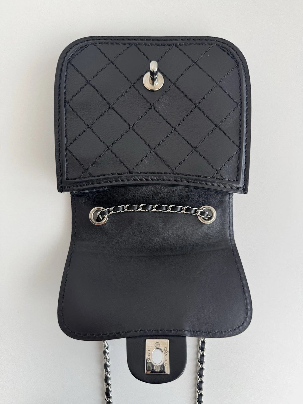 Chanel Diamond Calfskin Black Chain Shoulder Bag Crossbody Silver Hardware