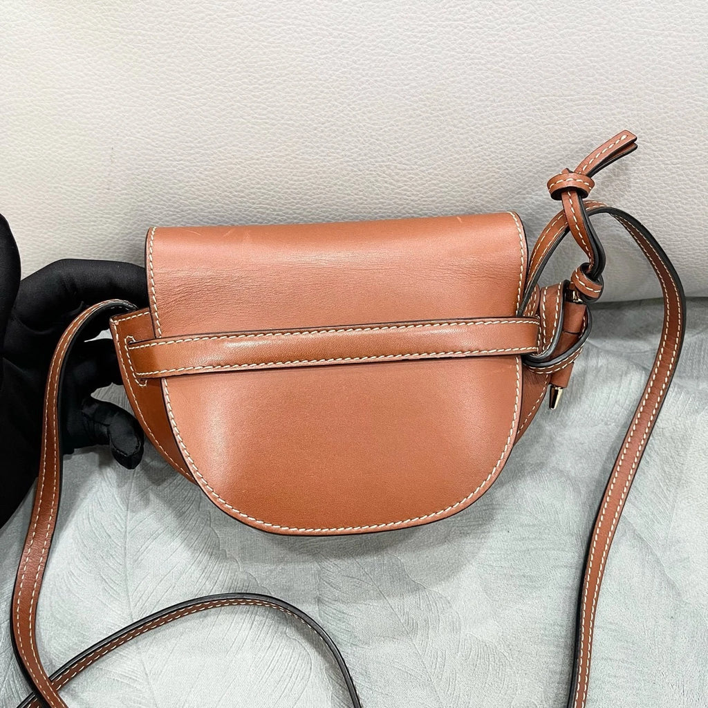Loewe Saddle Leather Brown Shoulder Bag Excellent