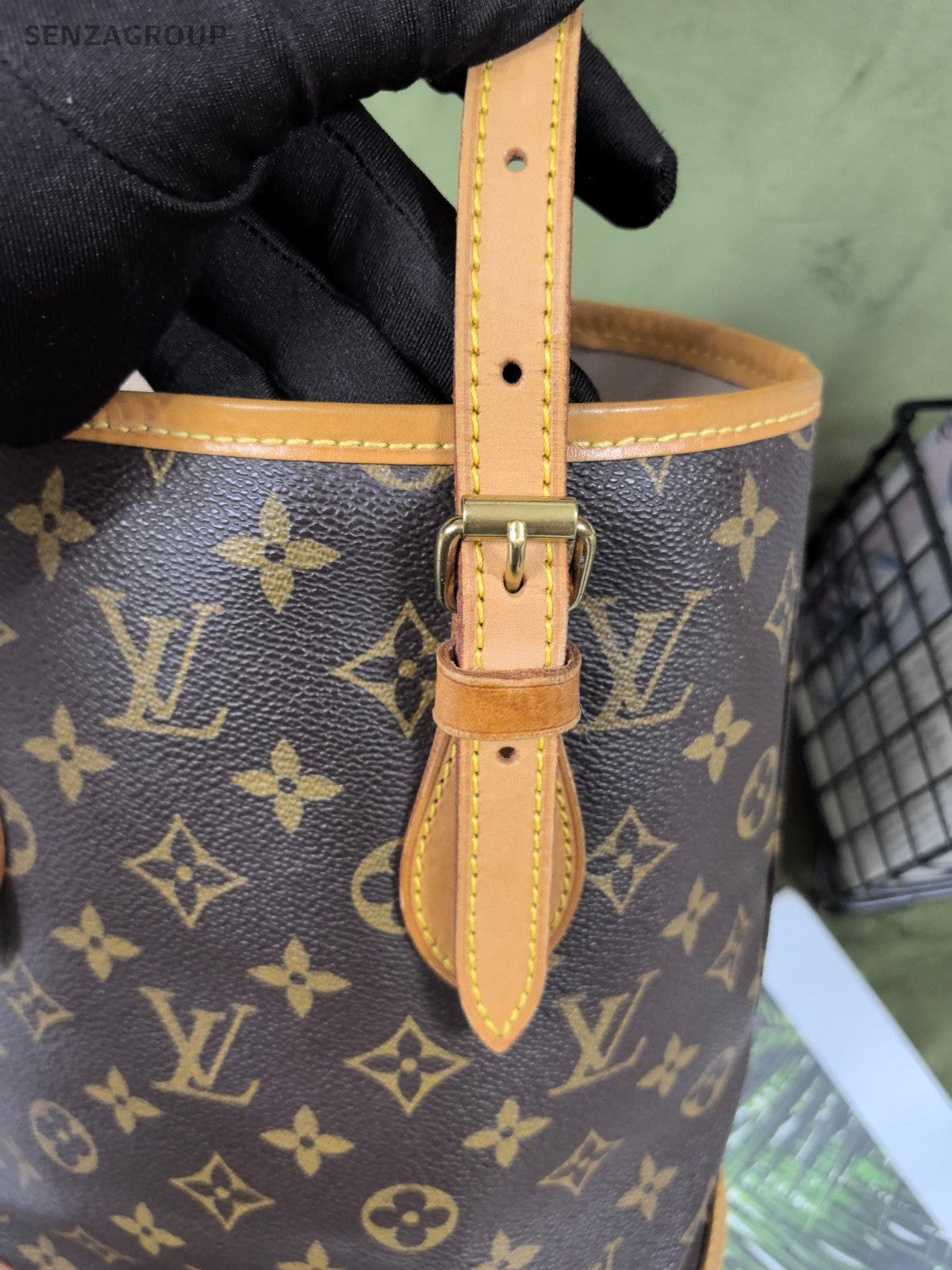 Louis Vuitton Petite Bucket PM Monogram Shoulder bag Women Vintage