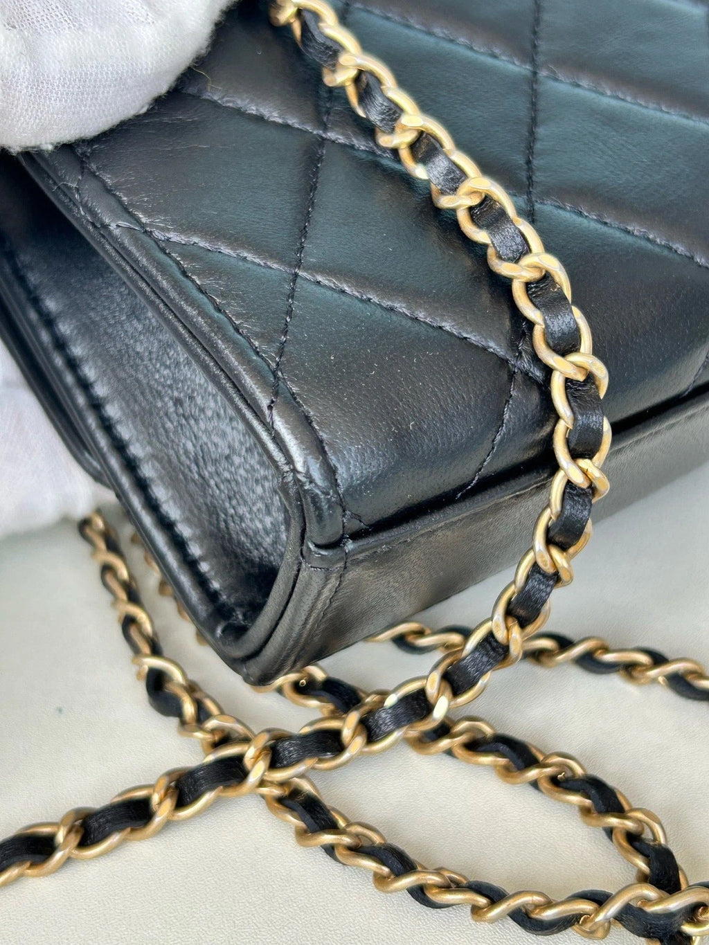 Chanel Lambskin Chain Shoulder Crossbody Diamond Black Gold Women Classic
