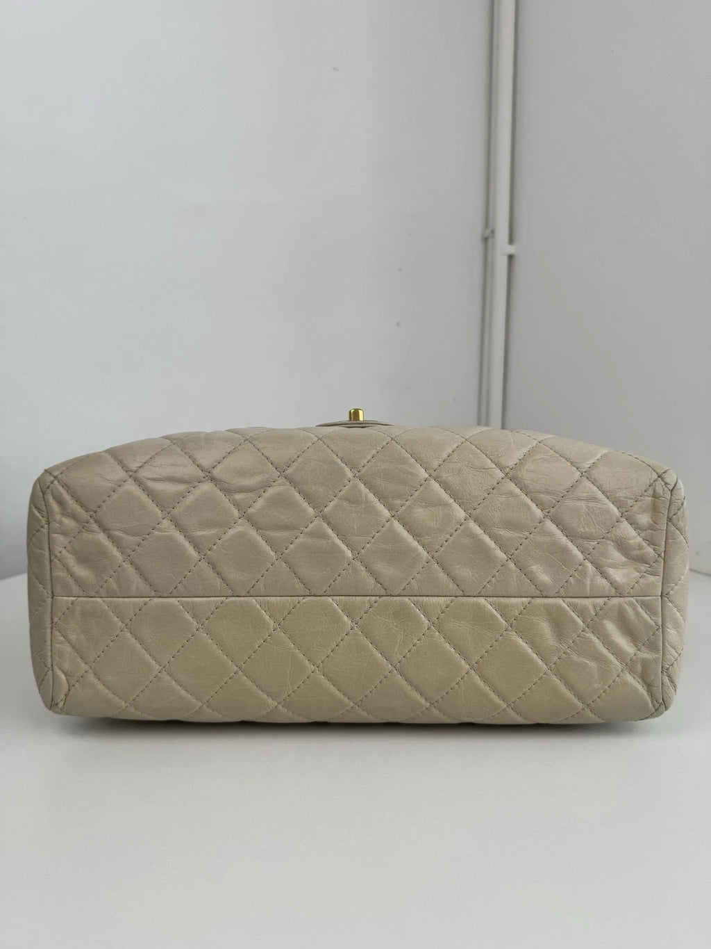 Chanel Tote Beige Chain Shoulder Bag Gold Hardware Women Fashion