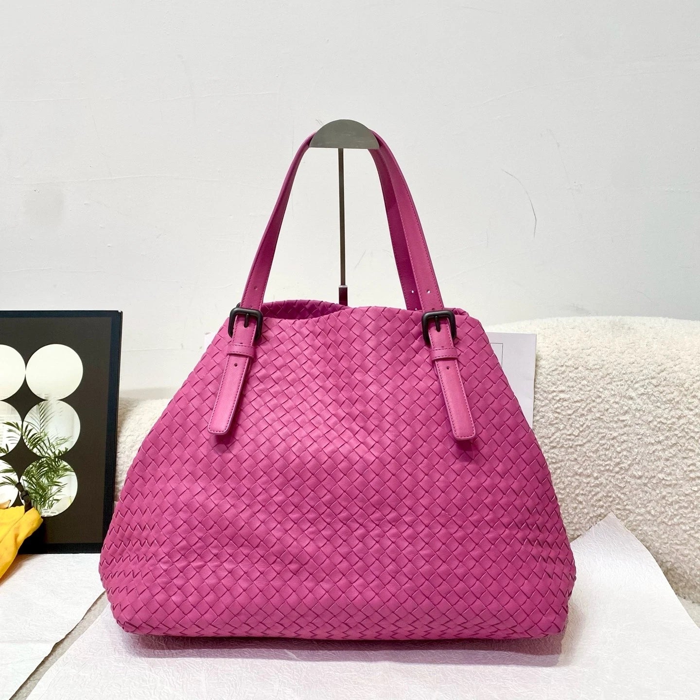 Bottega Veneta Pink Woven Tote Handbag For Women