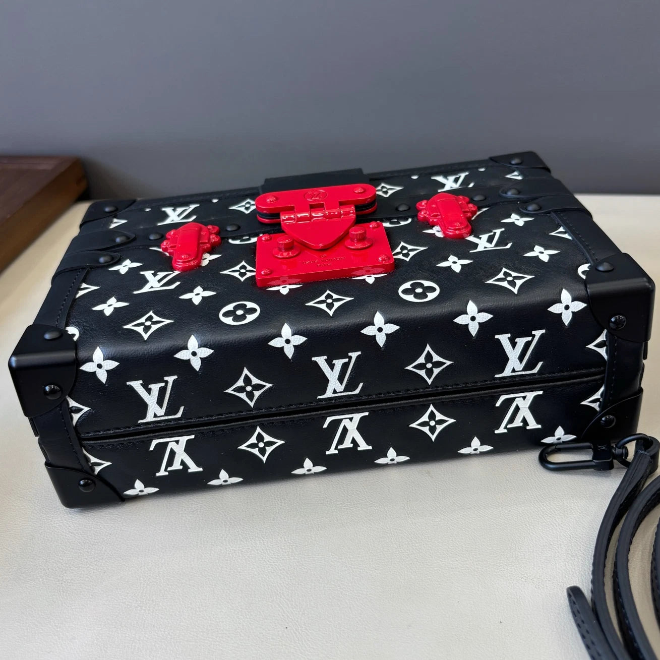Chip Version Louis Vuitton Petite Malle Monogram Black Shoulder Bag Crossbody