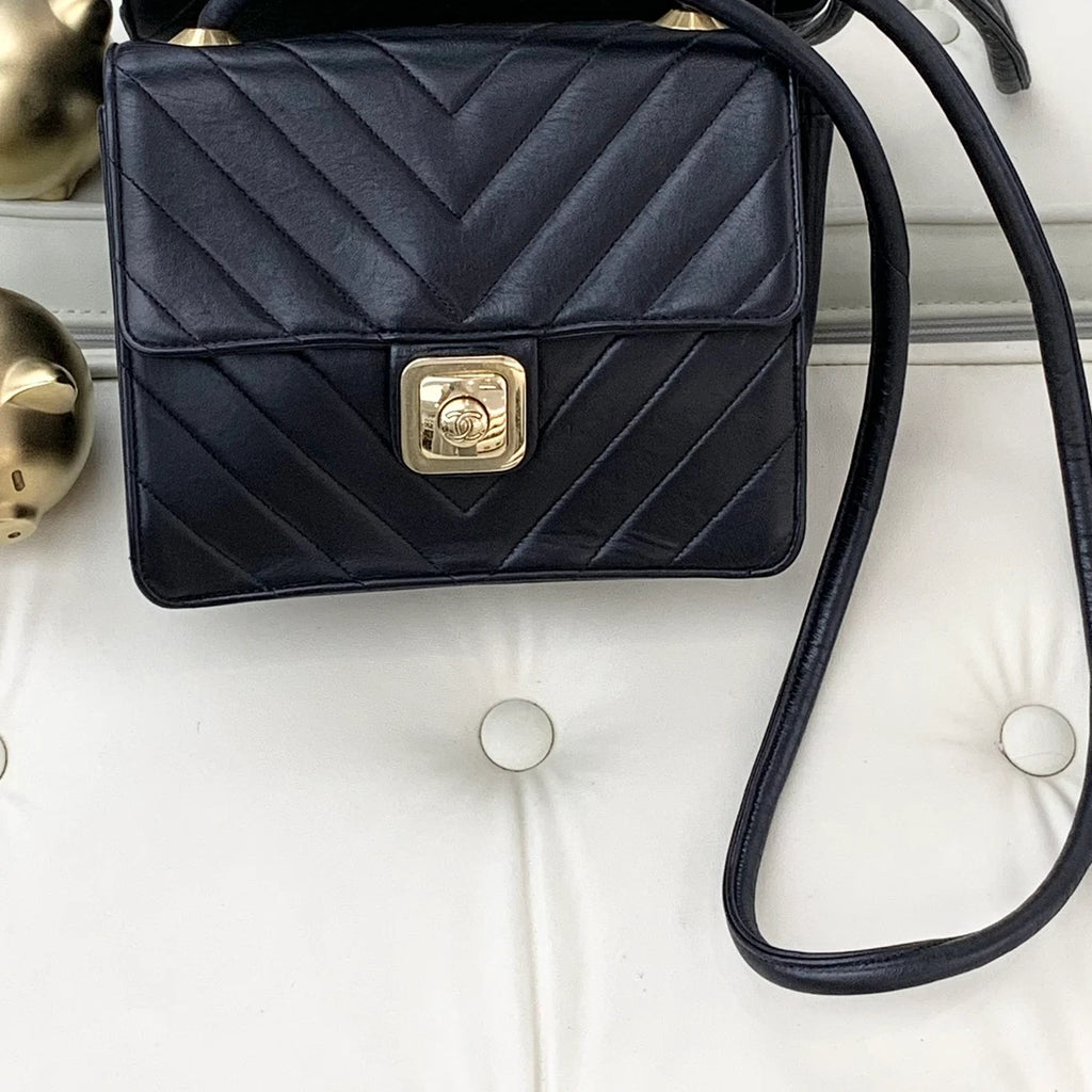 Chanel Chevron Lambskin Shoulder Bag Black Gold Hardware Women Classic S